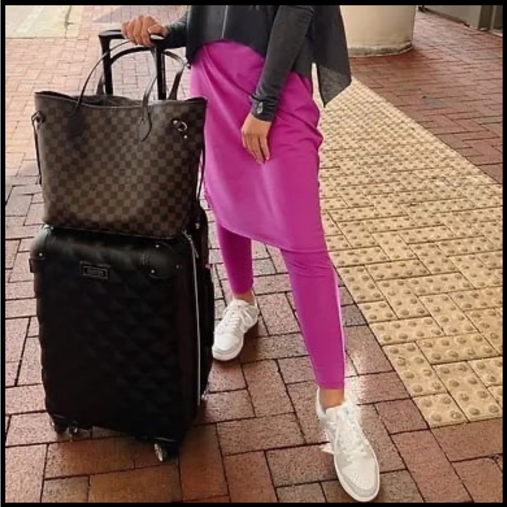 Pencil athletic skirt with long leggings
